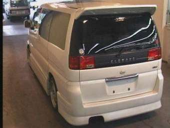 1999 Nissan Elgrand Photos