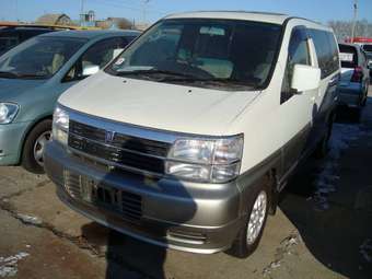 1999 Nissan Elgrand Photos