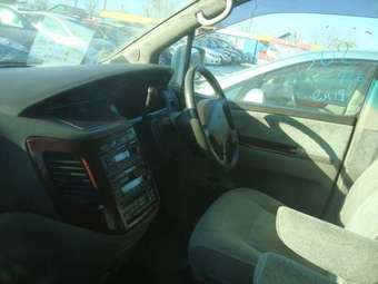 1999 Nissan Elgrand Photos