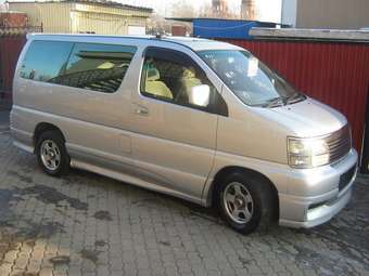 1999 Nissan Elgrand Pictures