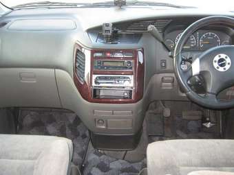 1999 Nissan Elgrand Photos