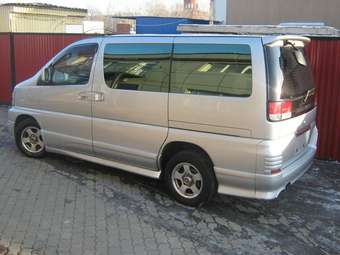 1999 Nissan Elgrand Pictures