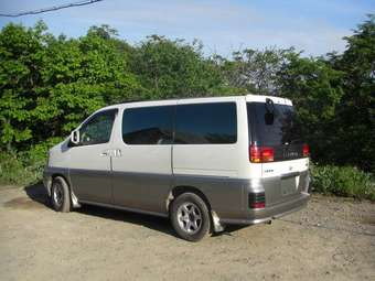 1999 Nissan Elgrand Pictures