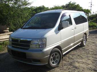 1999 Nissan Elgrand Pictures