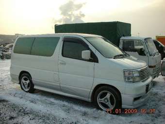 1999 Nissan Elgrand Pictures