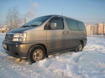 1999 Nissan Elgrand Pictures
