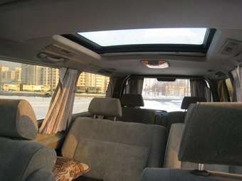 1999 Nissan Elgrand Images