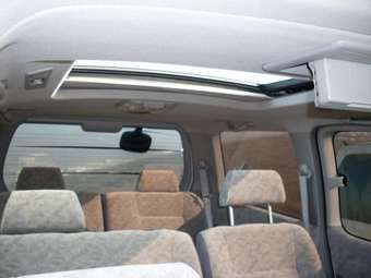 1999 Nissan Elgrand Pictures