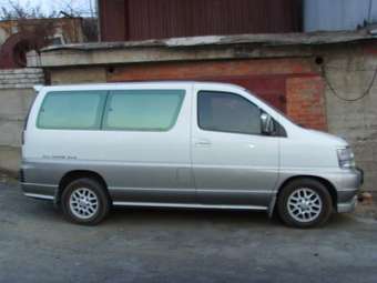 1999 Nissan Elgrand Pictures
