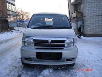 1999 Nissan Elgrand Images