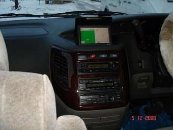 1999 Nissan Elgrand Pictures