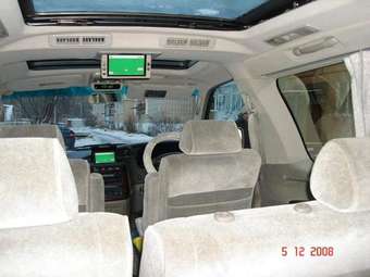 1999 Nissan Elgrand Photos