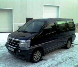1999 Nissan Elgrand Pictures