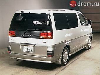 1999 Nissan Elgrand Photos