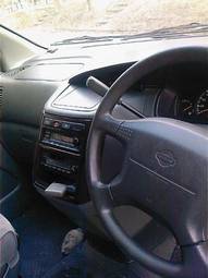 1999 Nissan Elgrand Pictures