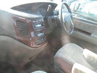 1999 Nissan Elgrand Pictures