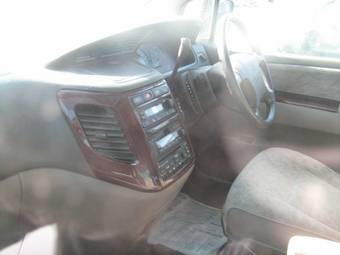 1999 Nissan Elgrand Pictures