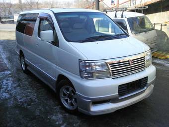 1999 Nissan Elgrand Pics