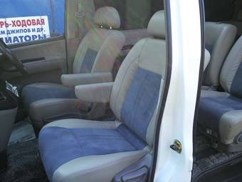 1999 Nissan Elgrand Photos