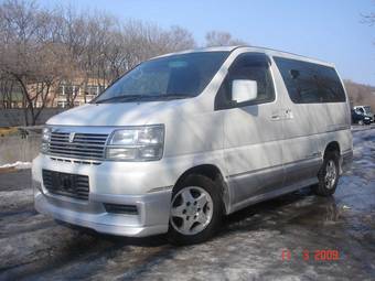1999 Nissan Elgrand Pictures