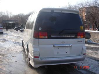 1999 Nissan Elgrand Photos