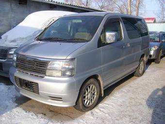 1999 Nissan Elgrand Pictures