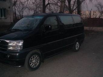 1999 Nissan Elgrand Pictures