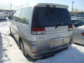 1999 Nissan Elgrand Pictures