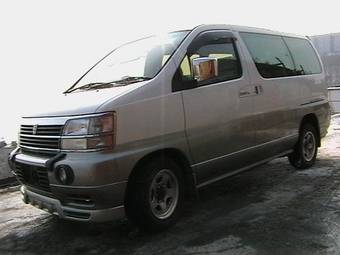 1999 Nissan Elgrand Photos