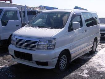 1999 Nissan Elgrand Photos