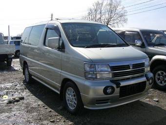 1999 Nissan Elgrand Photos