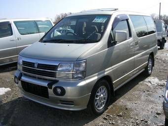 1999 Nissan Elgrand Photos