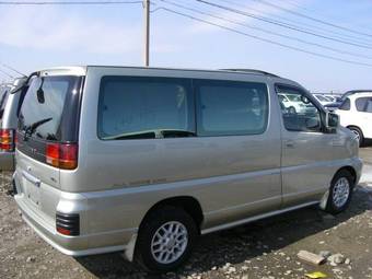 1999 Nissan Elgrand Pictures