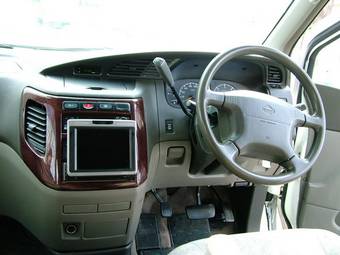 1999 Nissan Elgrand Pics