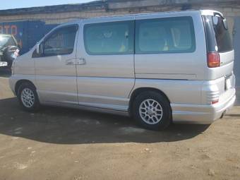 1999 Nissan Elgrand Photos