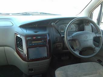 1999 Nissan Elgrand Pictures