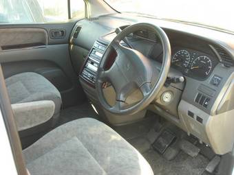 1999 Nissan Elgrand Photos