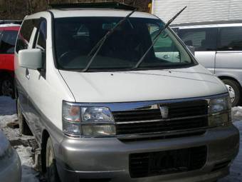 1999 Nissan Elgrand Photos