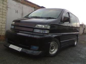 1999 Nissan Elgrand Pictures