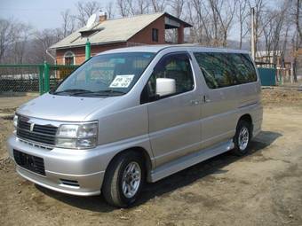 1999 Nissan Elgrand Images