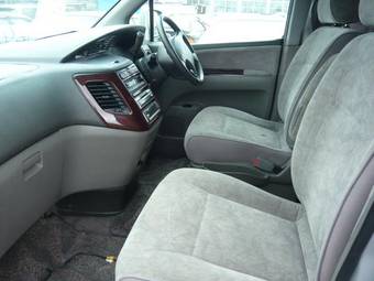 1999 Nissan Elgrand Photos