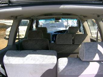 1999 Nissan Elgrand Photos