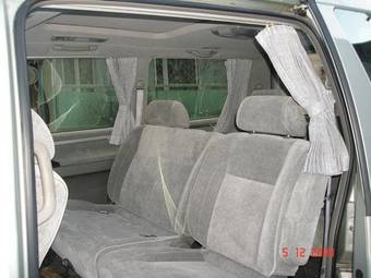 1999 Nissan Elgrand Pictures