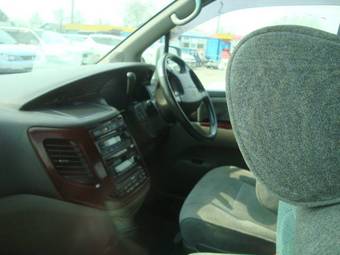 1999 Nissan Elgrand Pictures