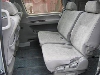 1999 Nissan Elgrand Pictures