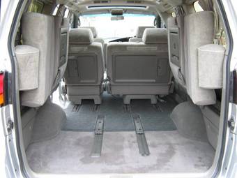 1999 Nissan Elgrand Pics