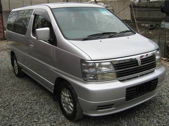 1999 Nissan Elgrand Photos