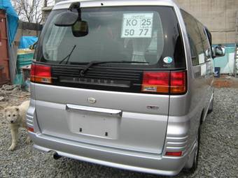 1999 Nissan Elgrand Photos