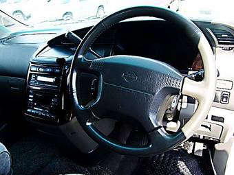1999 Nissan Elgrand Photos