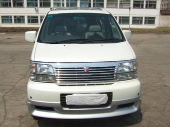 1999 Nissan Elgrand Pictures